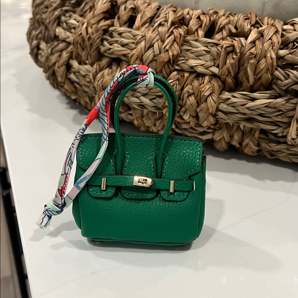 💚SO. Cute Mini Bag Charm!!! - Picture 14 of 16